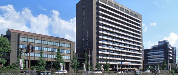 【熊本県熊本市】 専用タブレットと届出ナビシステムによる住民異動手続の効率化