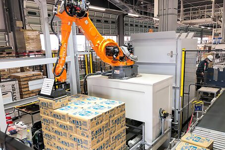 【ニチレイ】RPA・ロボットにより40万時間の物流業務を自動化