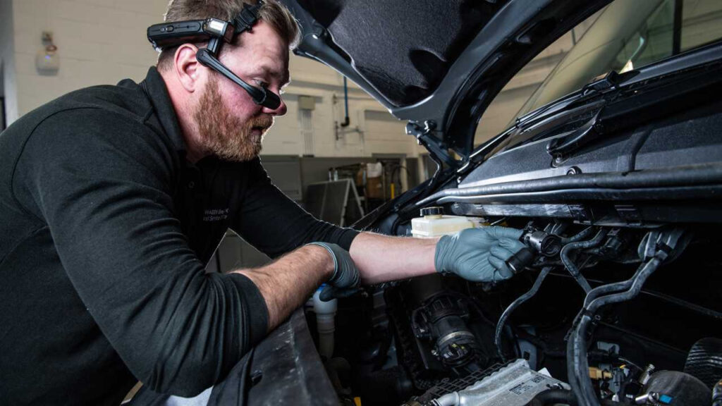 フォルクスワーゲン：車の修理にARを導入し作業効率が93％向上